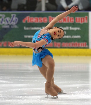 Bé gái gốc Việt Kathy Mai ấn tượng với tài năng trượt băng nghệ thuật 3