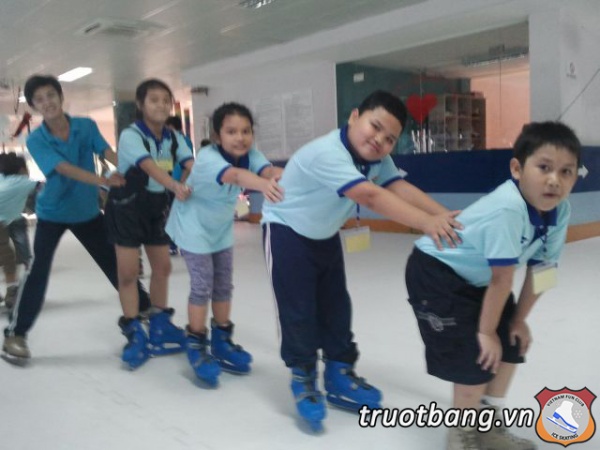 Lớp học Trượt băng tại Nhà Văn Hoá Thanh Niên 4
