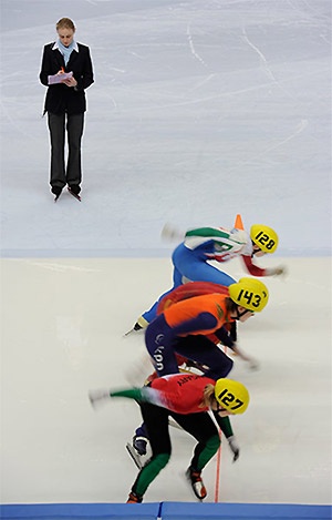 Khoảnh khắc ấn tượng ở Giải Vô địch Trượt băng tốc độ 11