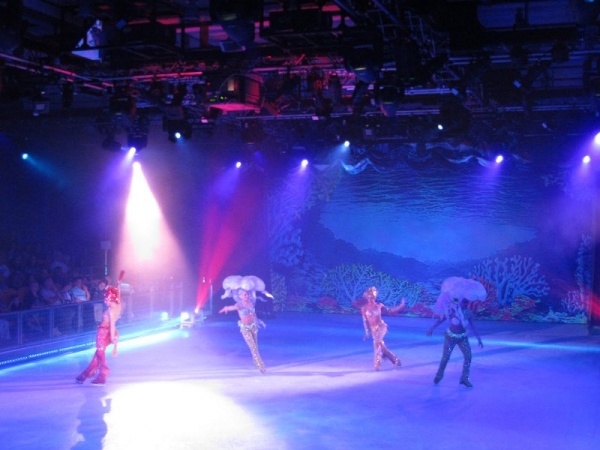 Show trượt băng (Ice skating) 'Frozen In Time' 8