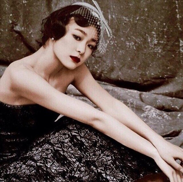 Nữ hoàng băng giá Kim Yuna khoe vẻ đẹp cổ điển trên bìa tạp chí 4