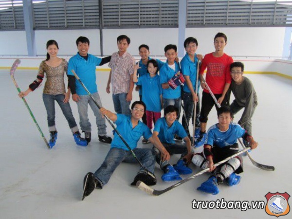 Vui chơi của các thành viên Ice skate 6